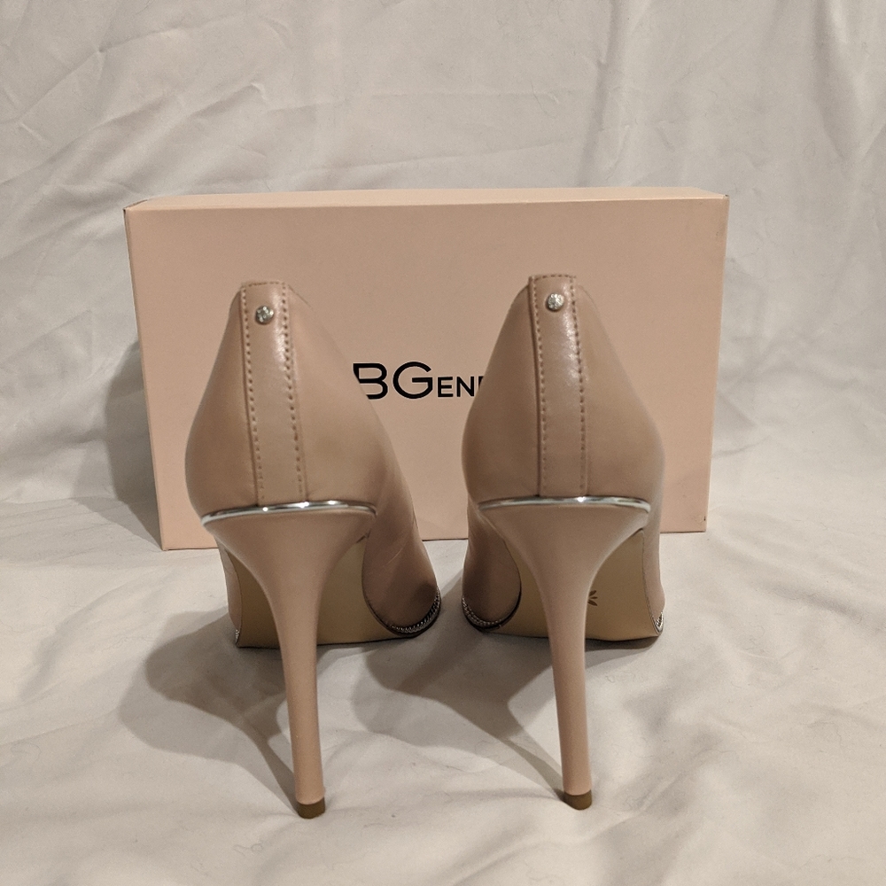 NIB BCBGeneration Nude Silver-lined Pumps - Picture 5 of 7